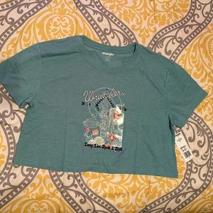 NWT Women’s Wrangler cropped boyfriend tee